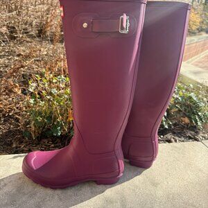 Hunter Original Tall Rain Boots in Violet - Size 8